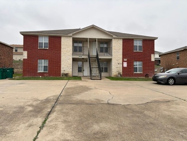 Building Photo - 407 Brittney Way Unit 407 Brittney Way