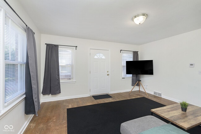 Photo - 1614 Cord St