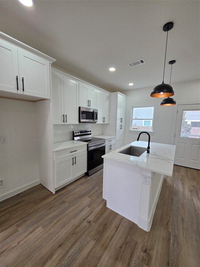 Photo - 1407 Odd Fellow St Unit A