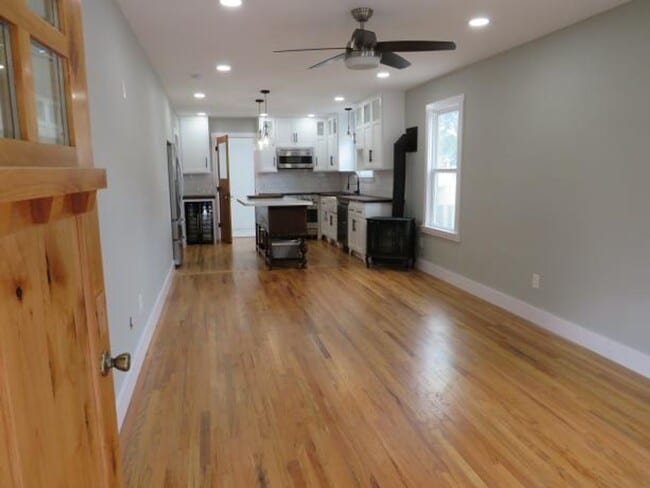 Photo - 2043-2045 Swazey St Unit 2045