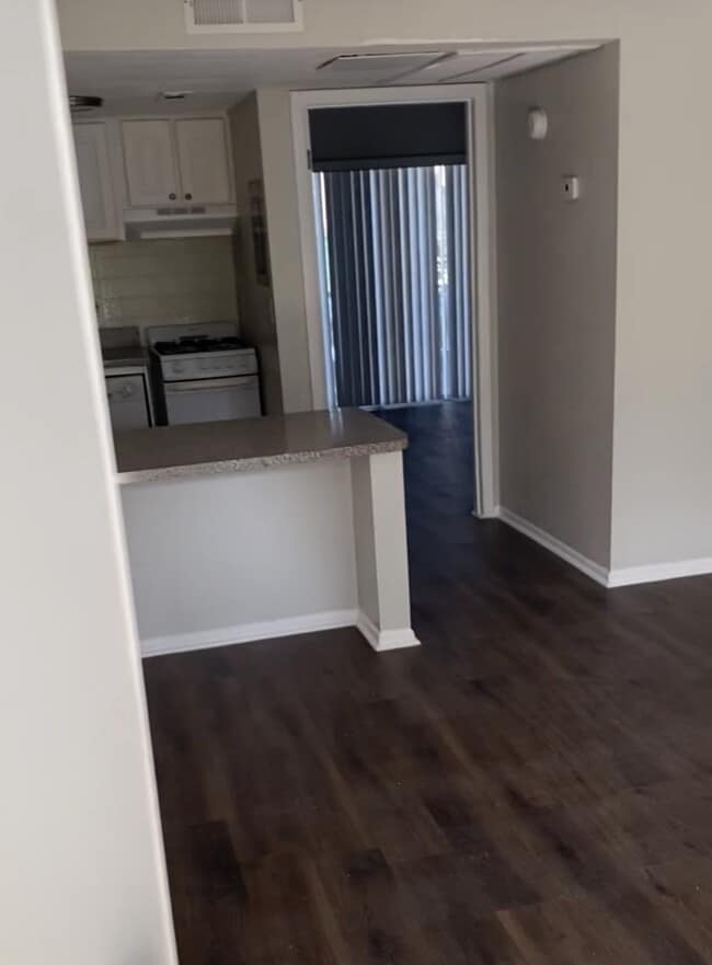 Building Photo - 126 Blue Point Way Unit 110