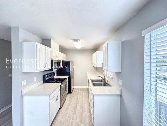 Photo - 12 Lakeshore Ct