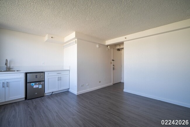 Photo - Studio in Hawaiian Monarch Unit 2412