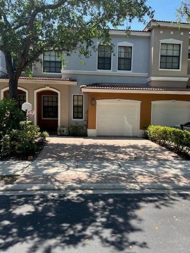 Photo - 114 Astor Cir