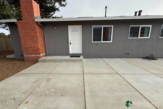 2490 Fleetwood Dr