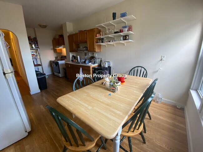 Photo - 130 Calumet St Unit 3