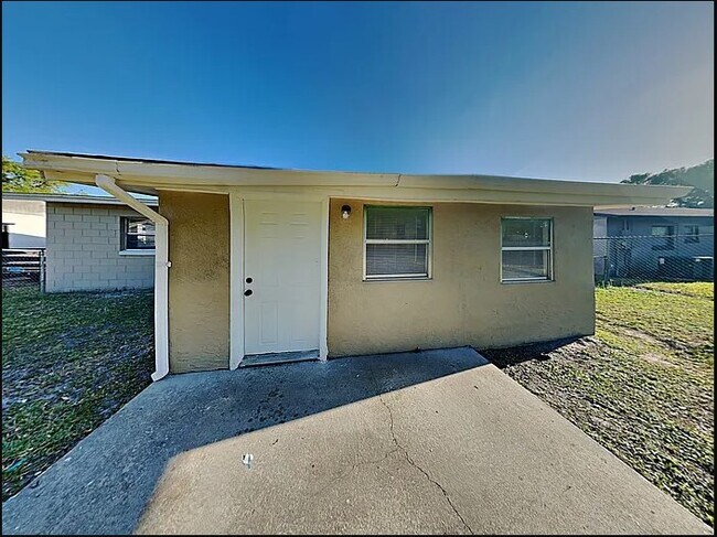 Photo - 5435 Lily St