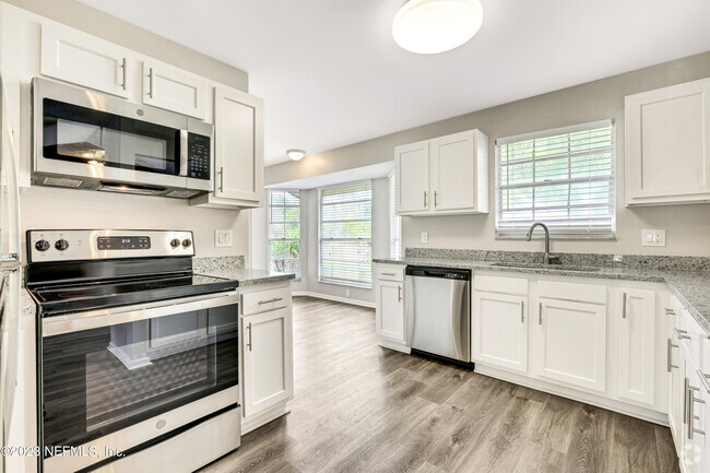 Building Photo - 8283 Country Creek Blvd Rental