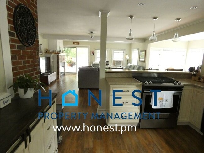 Photo - 113 Williamson Rd