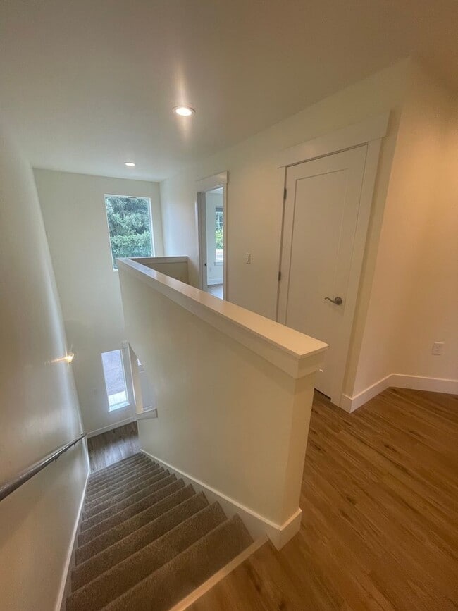 Photo - Stunning Modern Three Bedroom Duplex in Le...
