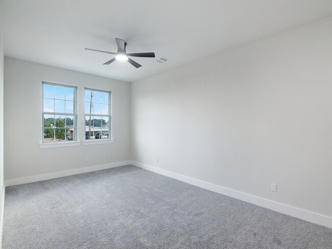 Building Photo - 415 County Rd 5102J