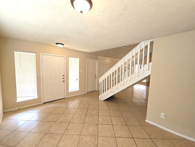 Photo - 4718 Reynaldo Dr
