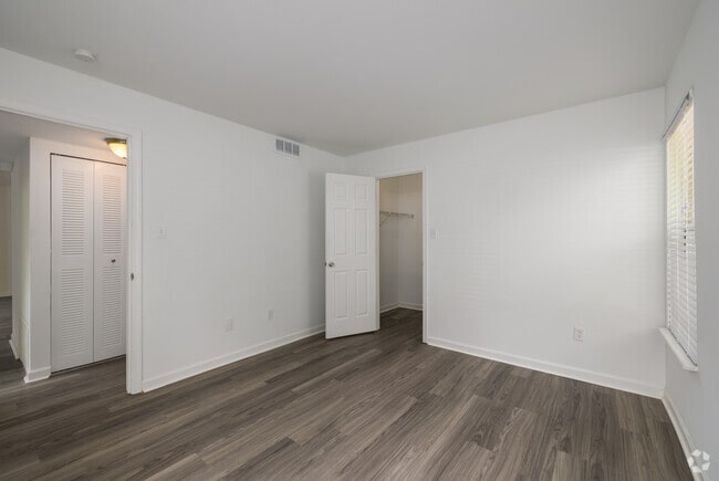 Garden 1BD 1BA - Bedroom