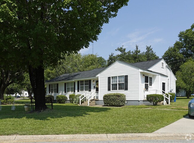 Photo - Cottages on Elm Apartments