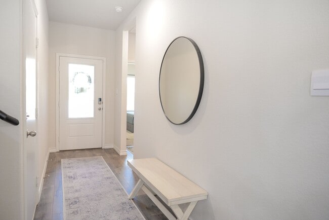 Photo - 21261 Millstream Bnd