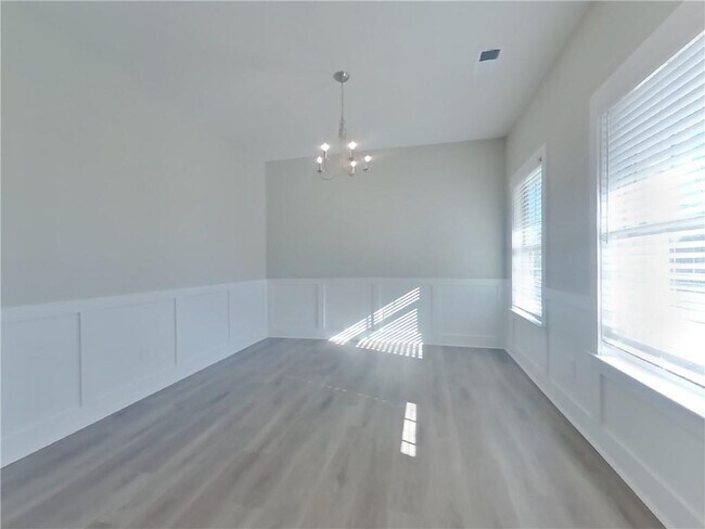 Photo - 409 Curlin Ct