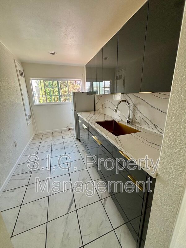 Building Photo - 3819 1/2 Verdugo Rd Rental