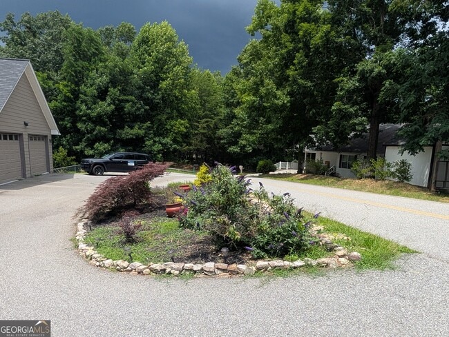 Photo - 388 Ross Ridge Rd