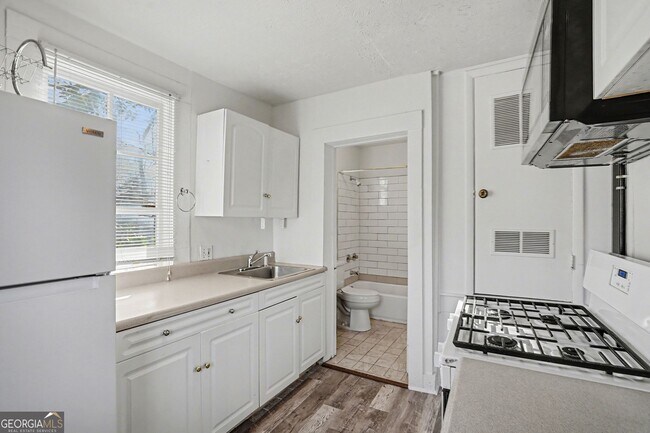 Photo - 504 Calhoun St NW