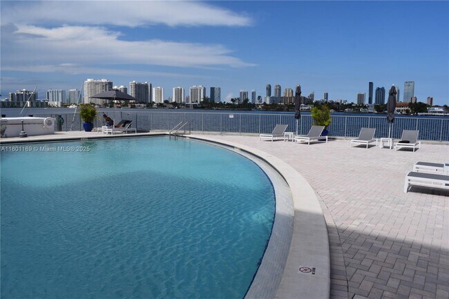 Photo - 16565 NE 26th Ave Condo Unit 3F