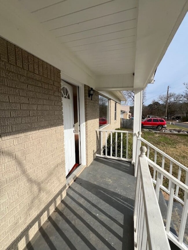 Photo - 810 Woodlawn Ave