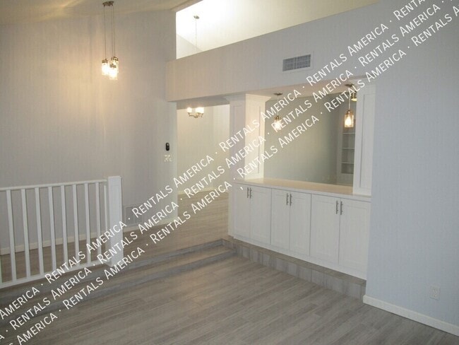 Photo - 380 E Barbarita Ave