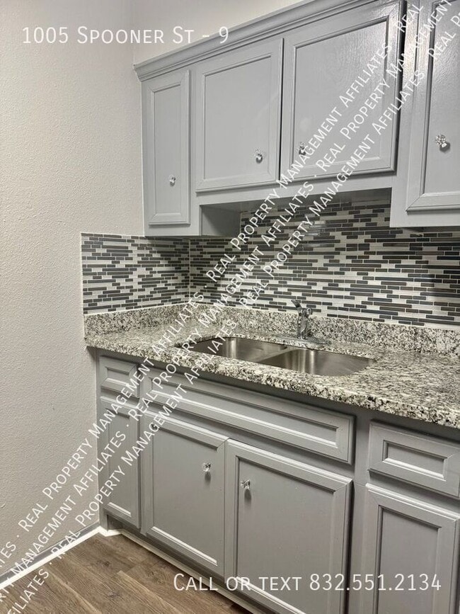 Photo - 1005 Spooner St Unit 9