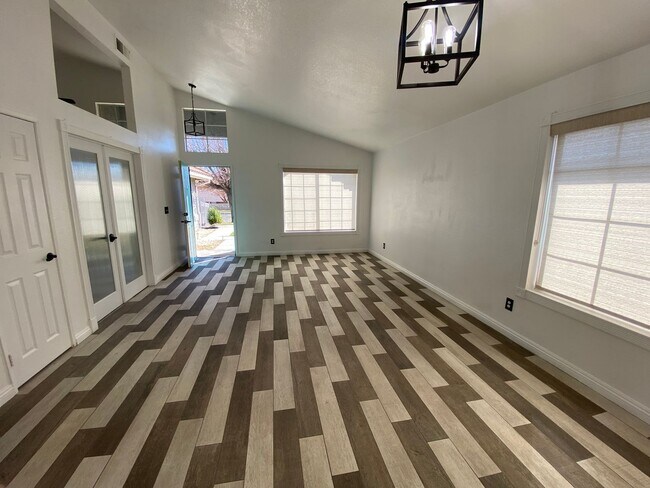 Photo - Gorgeous Rancho Vista 3 bedroom + den