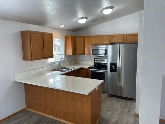 Photo - 2010 Del Rio Ave SE