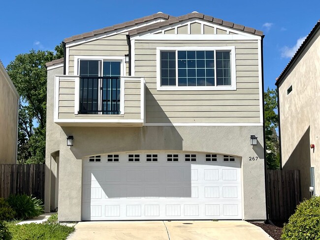 Beautiful New Build home in Vineyard Creek - Beautiful New Build home in Vineyard Creek