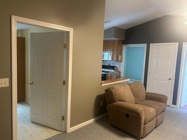 35 Forest Park Rd Unidad Right-Rear