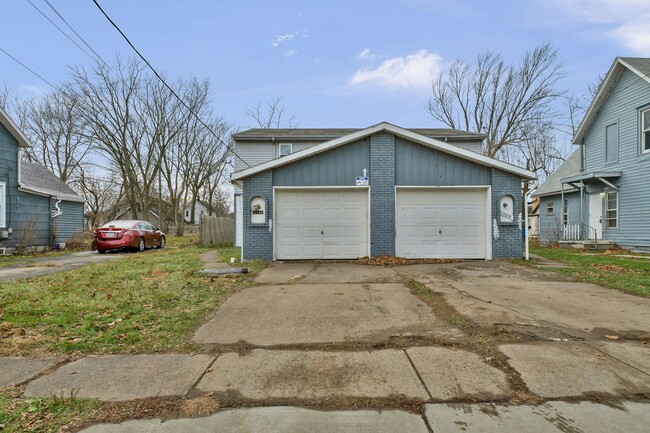 Building Photo - 1726 Lexington Ave