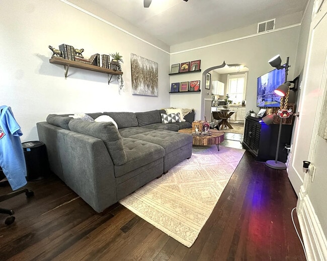 Photo - 2031 W Moffat St Unit 2