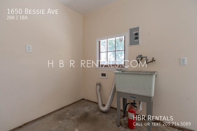 Photo - 1650 Bessie Ave