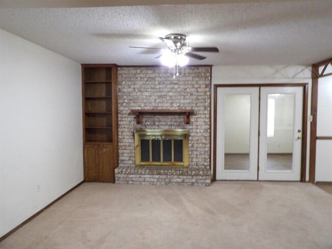 Photo - 6332 NW Taylor Ave