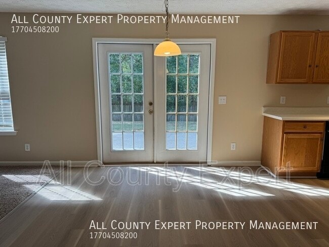 Photo - 520 Lazy River Ln