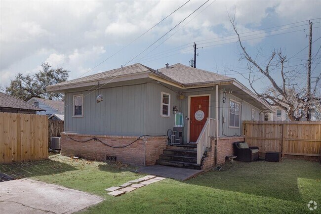 Building Photo - 2804 Arlington St Rental