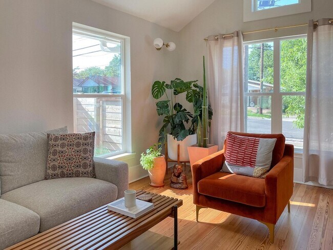 Photo - 2013 Tillotson Ave