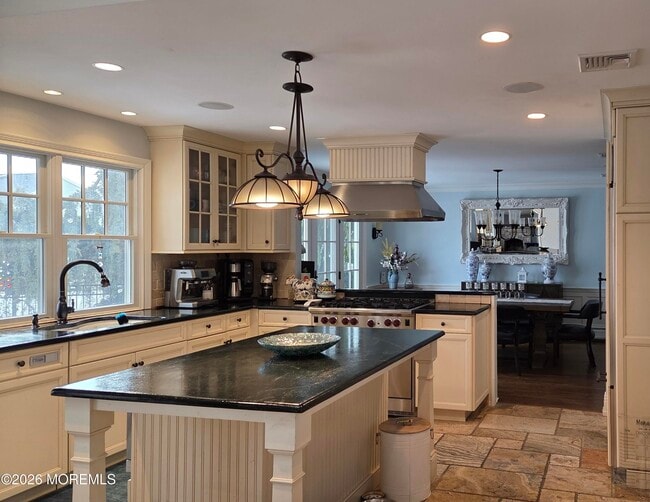 Photo - 1518 Laguna Dr