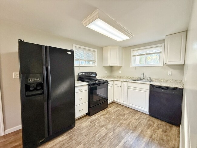 Photo - 2/1 Downtown Marianna Apartment