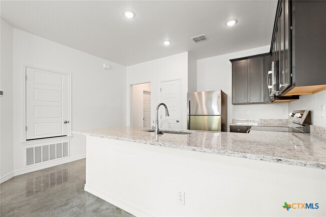 Photo - 3800 Hickory Dr Unidad B