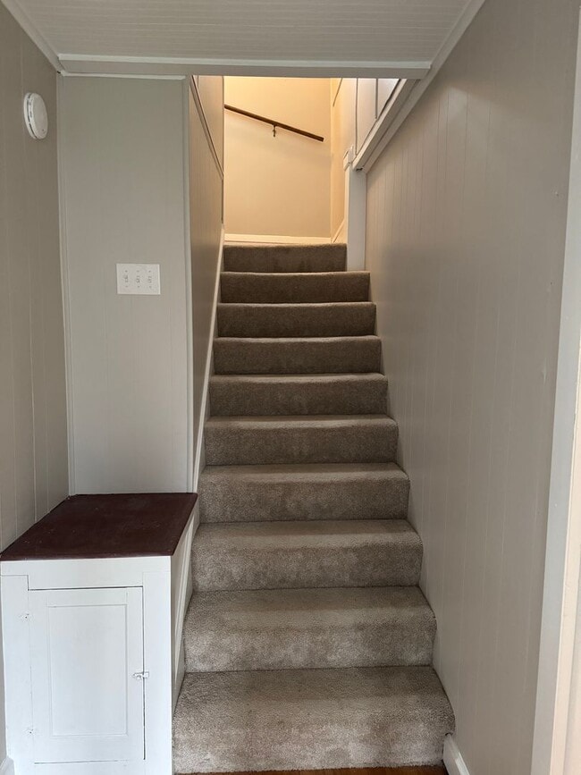 Photo - Newly Renovated Apartment in Liverpool! Unit Apt 2