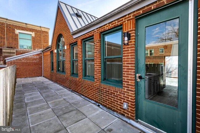 Photo - 3325 M St NW Unit TWO