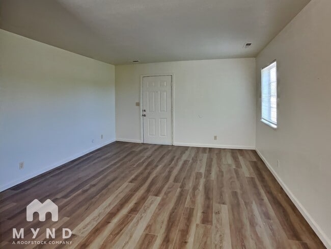 Photo - 540 Monroe St