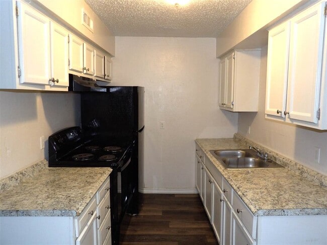 Photo - 2107 NW 38th St Unit 14