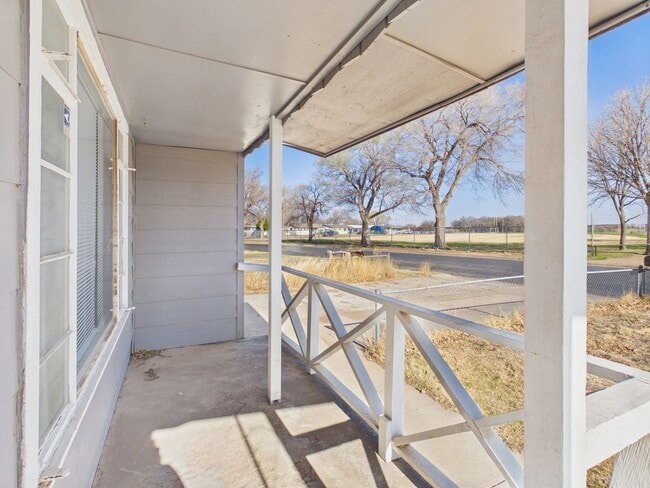 Photo - Spacious 2 bedroom 2 living areas 1 bath with a garage!