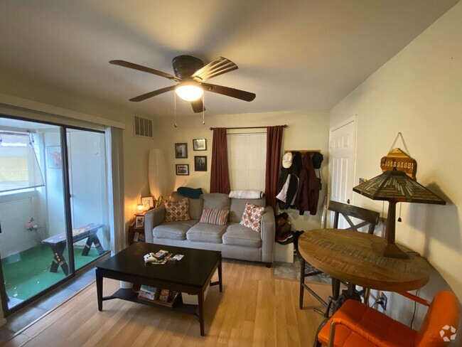 Building Photo - Wonderful Eastside Furnished One Bedroom C... Rental