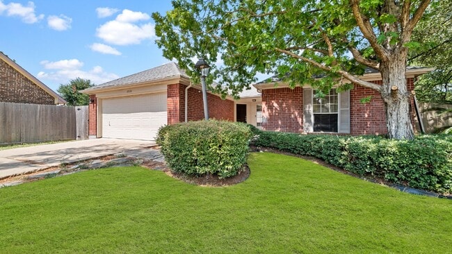 Photo - Lovely three-bedroom residence located on a cul-de-sac in Pearland ISD.