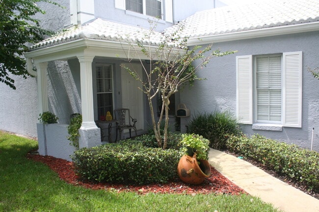 Building Photo - COMING AVAILALBE SOON! Beautiful 2/2 Townh... Rental