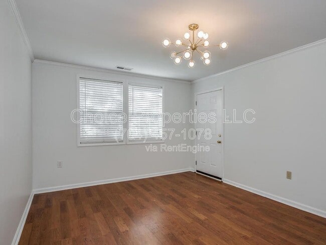 Photo - 5111 Valley Stream Rd